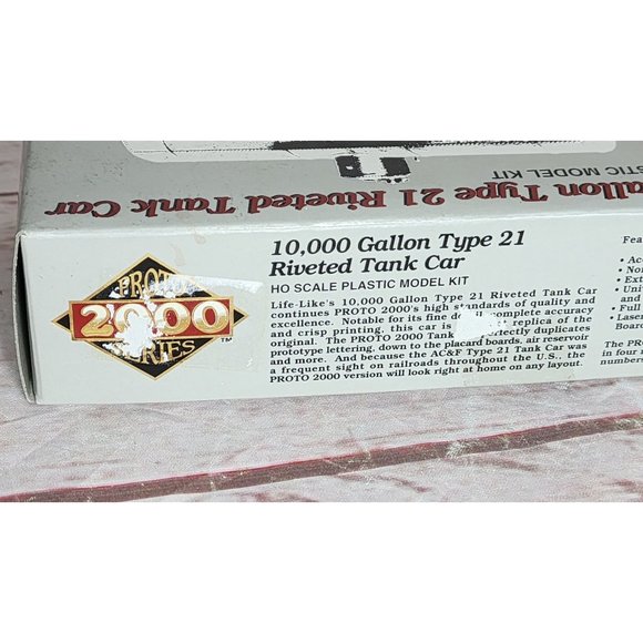 Proto 2000 Series 10,000 Gallon Type 21 Riveted Tank Car HO Scale - Model Train - Picture 13 of 16
